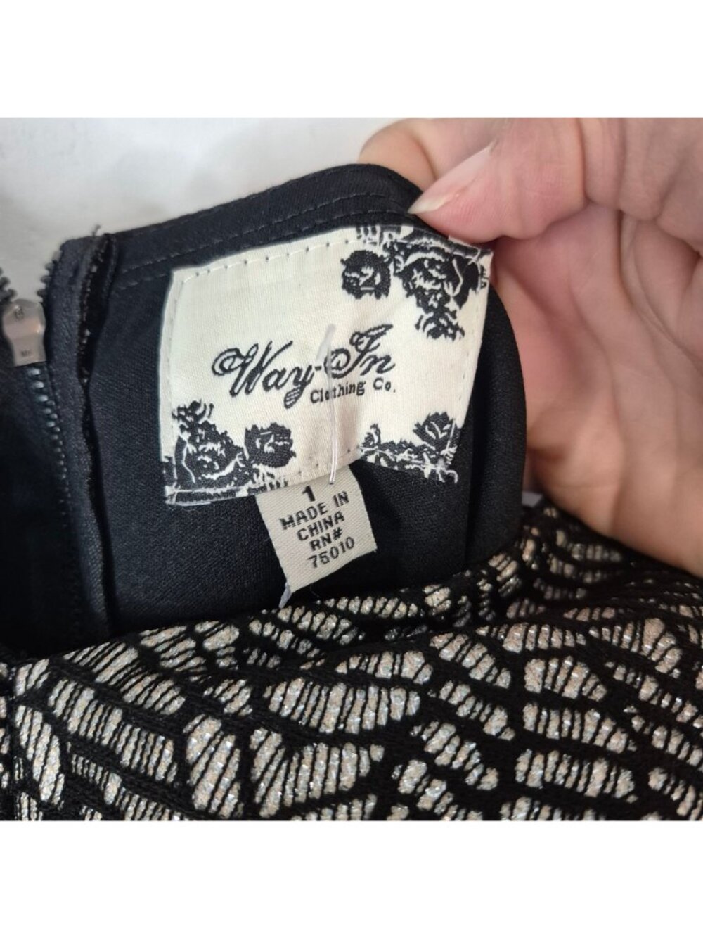 Way-In Black & silver Fit & Flare Mini Dress Spaghetti Straps Size 1 - Picture 4 of 7